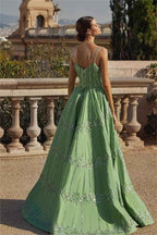 Green Spaghetti Strap Sweetheart Sleeveless Prom Dress With Bead Embroidery