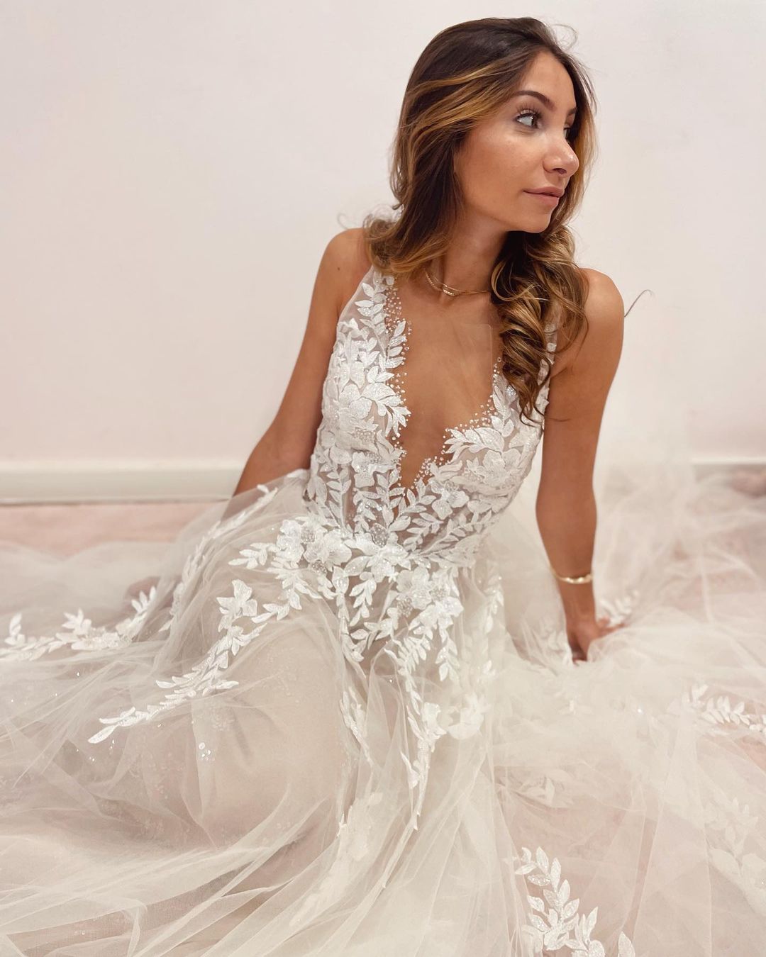 A-Line Deep V-neck Backless Wedding Dress With Appliques Lace Tulle BM bride