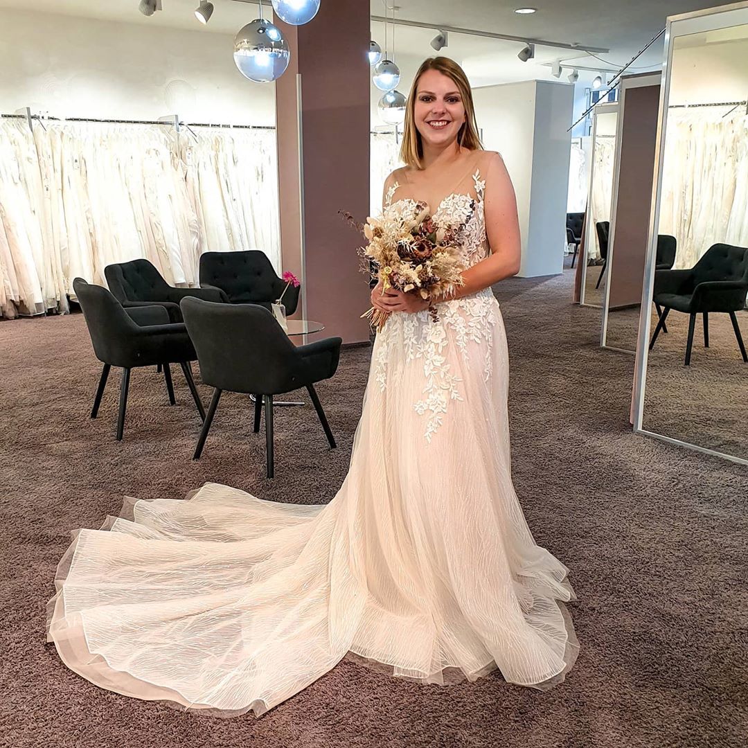 Long A-line Backless Wedding Dress With Tulle Lace Floor-length BM bride