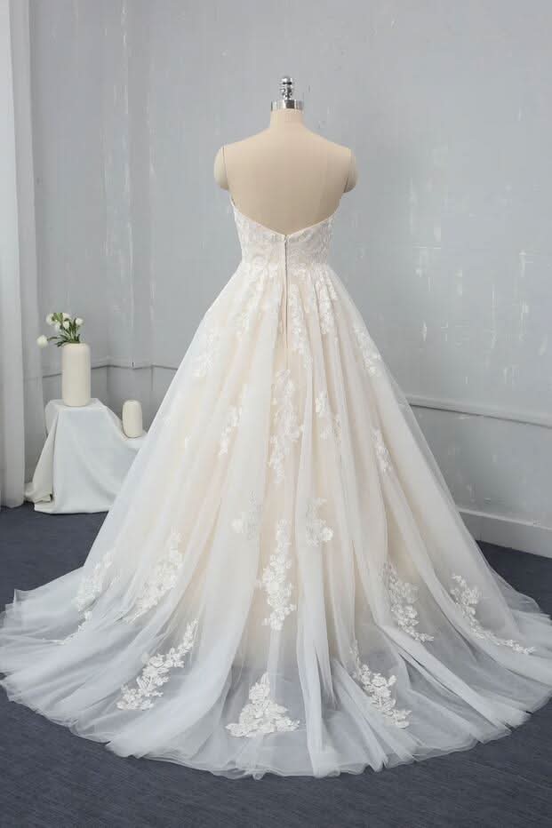 Sweetheart Backless A-Line Wedding Dress With Appliques Lace Tulle Floor-length BM bride