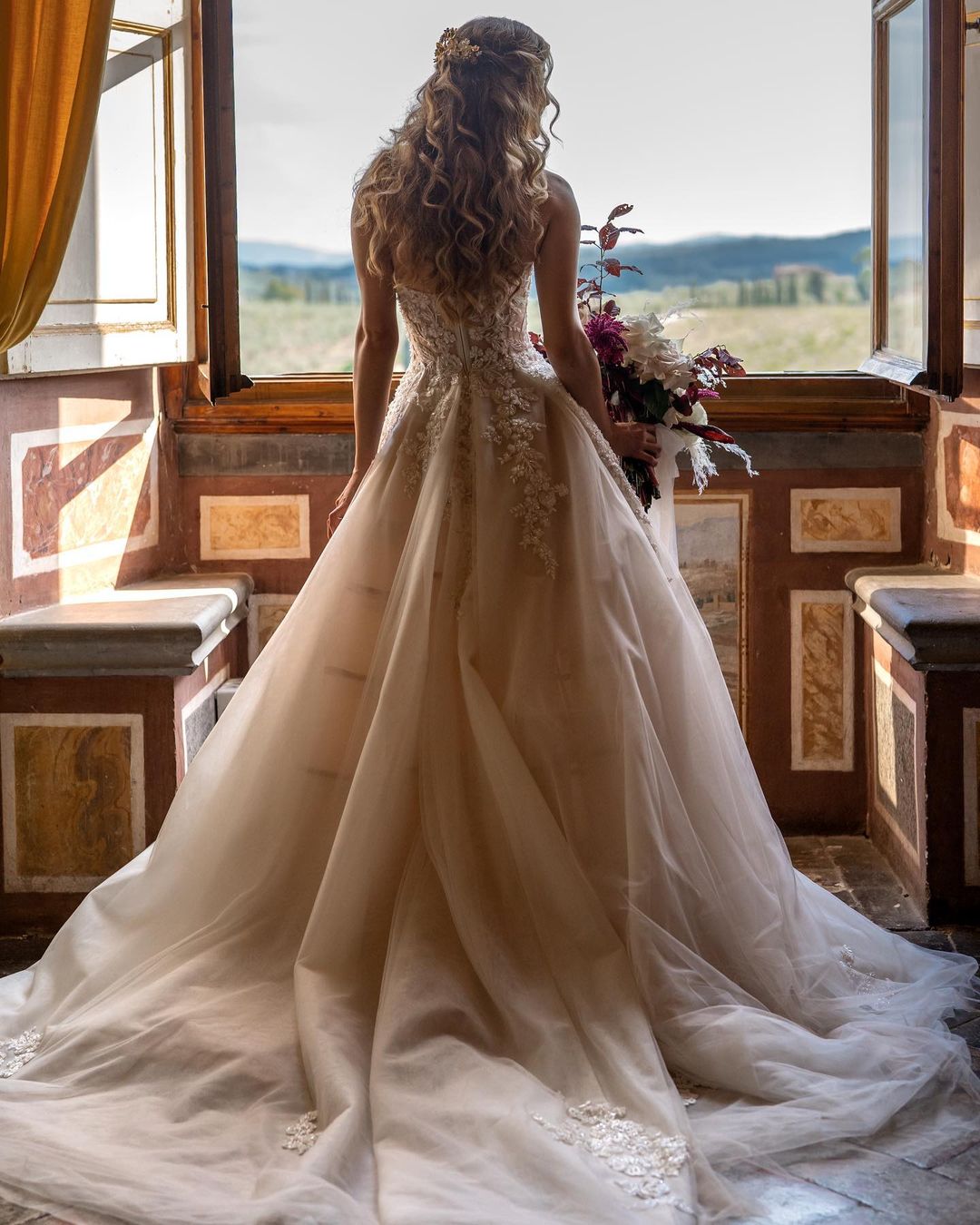Sweetheart Backless Train A-Line Wedding Dress with Tulle and Floral Lace BM bride