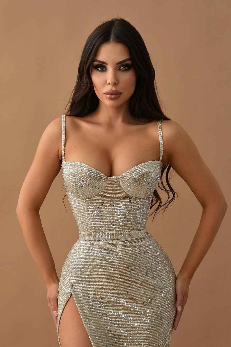 Charming Sequins Straps Sweetheart Sleeveless Long Prom Dress With High Split