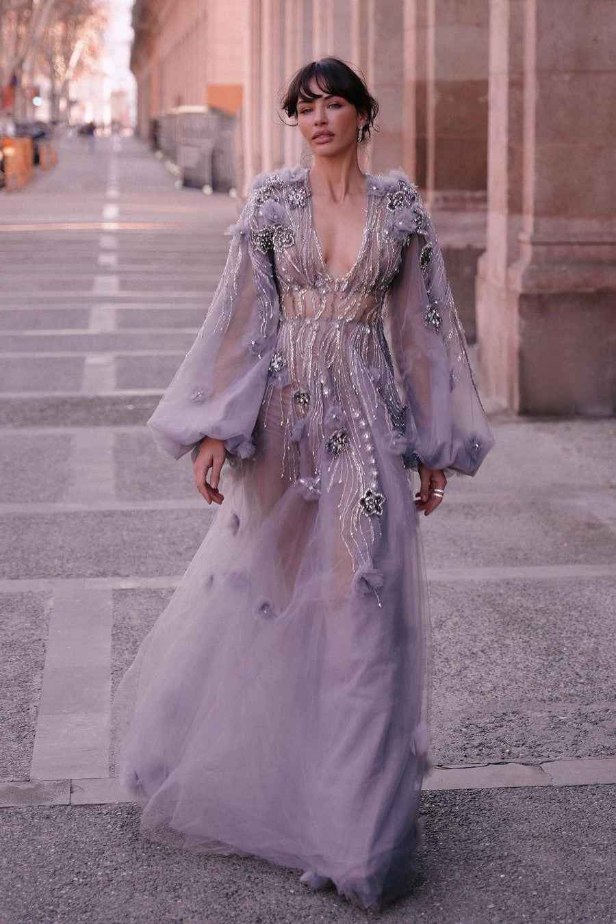 Chic Tulle Long Sleeves Deep V Neck Beadings Long Prom Dress With Appliques
