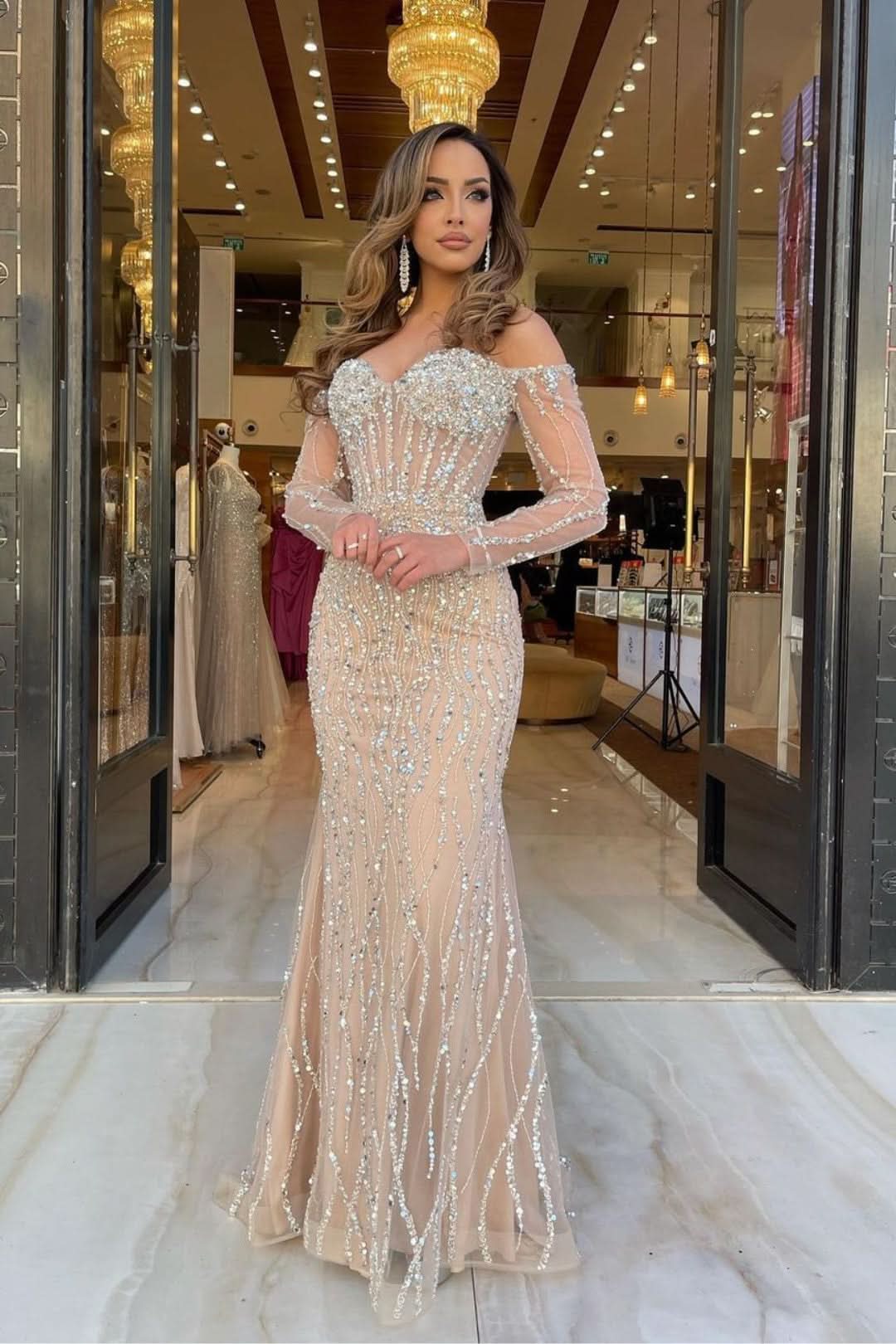 Prom Dress Elegant Sweetheart Neckline with Long Sleeves and Strapless Beadings Long Tulle for a Graceful Look BM bride