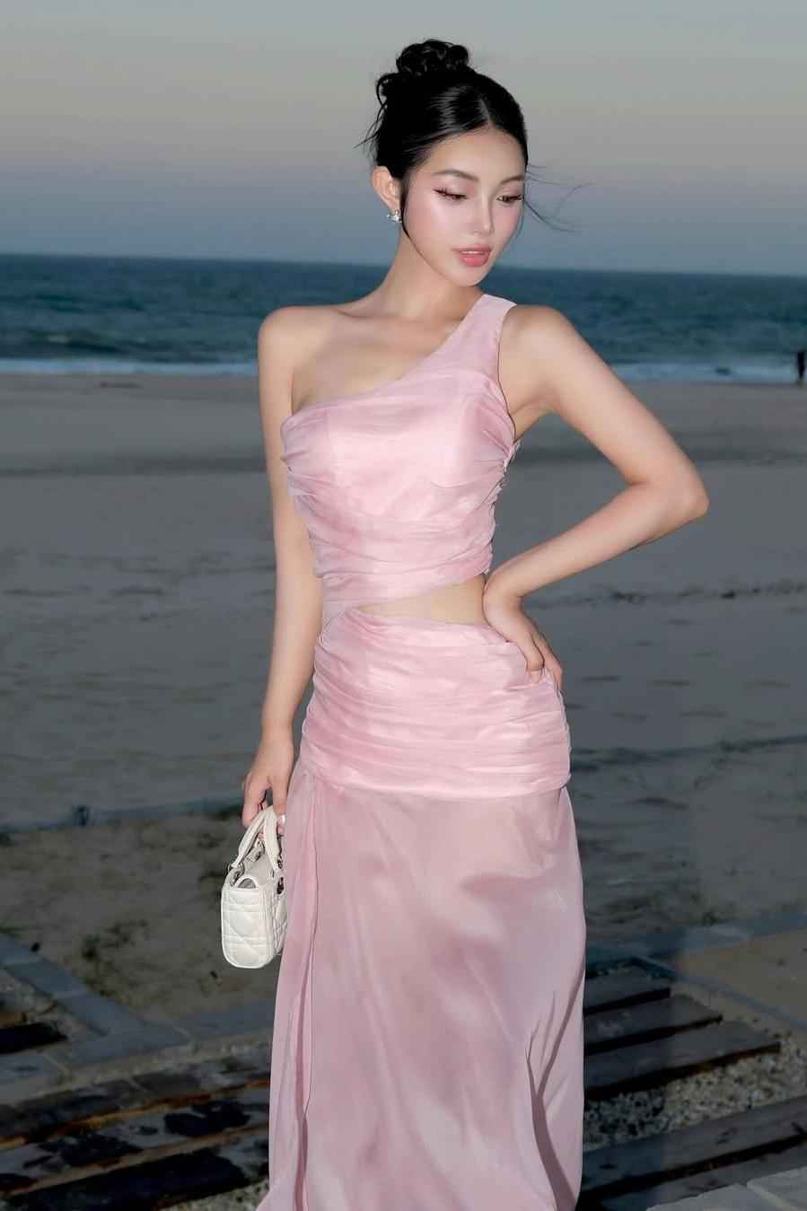 Charming One Shoulder Sleeveless Long Prom Dress With Pleated