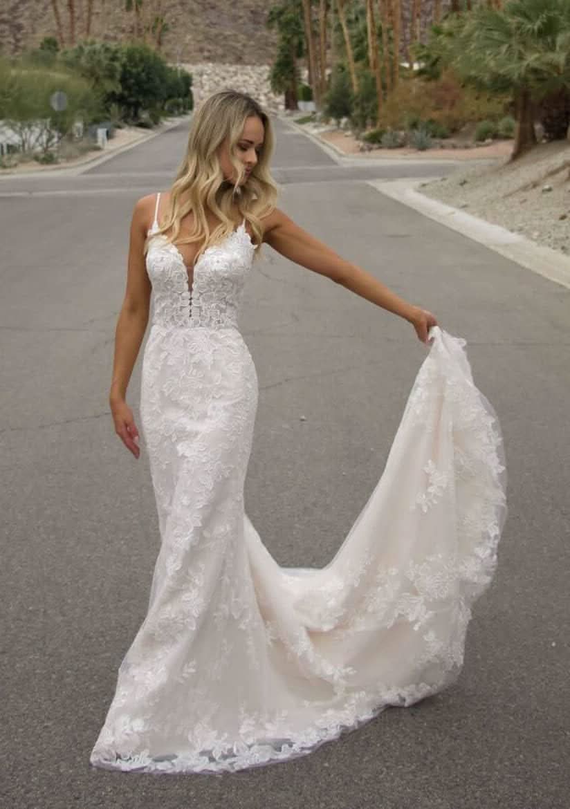 Women's Beach Spaghetti Strap Wedding Dresses for Bride 2025 Boho Long Lace Bridal Gowns for Wedding