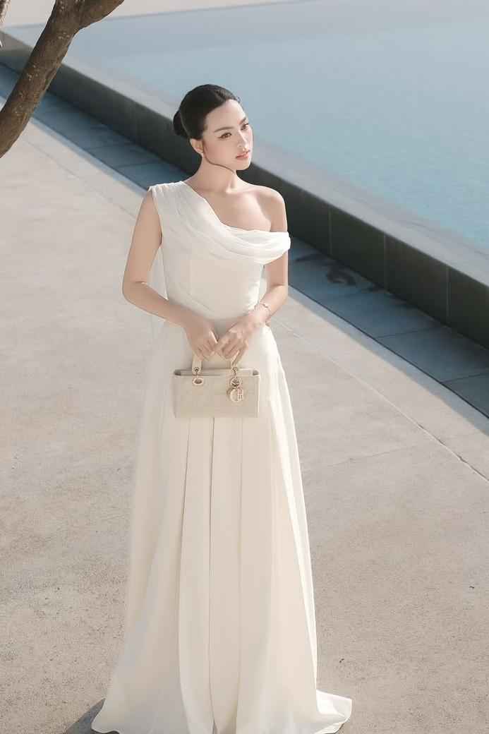 Charming One Shoulder Sleeveless Long Prom Dress With Pleated