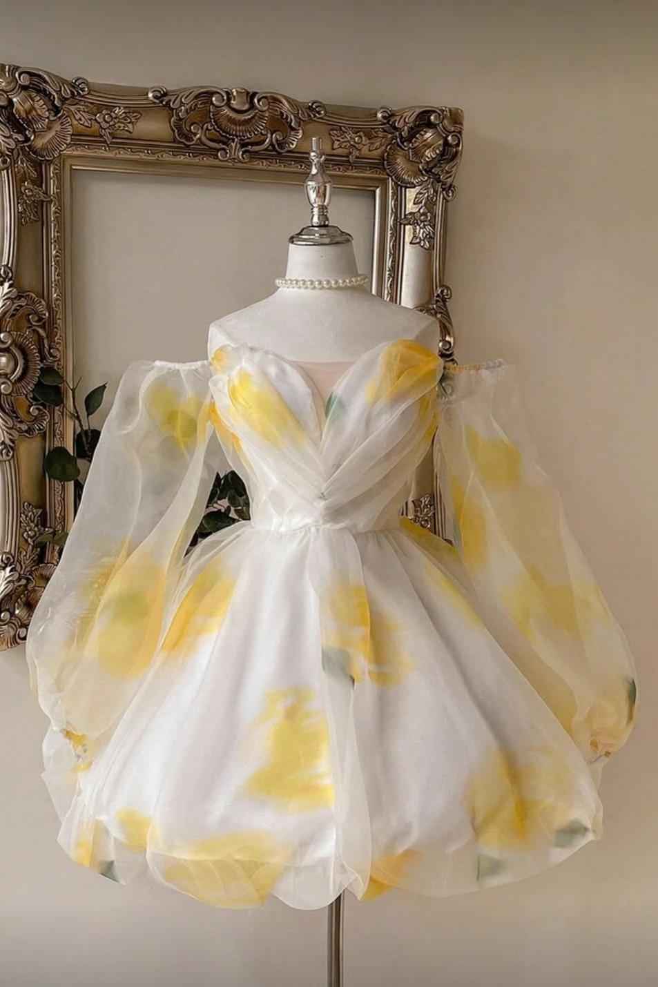 Tulle Long Sleeves Short A Line Prom Dress With Pleated Ruffles