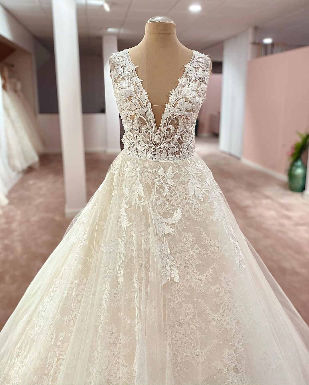 Modest Deep V-Neck Wide Strap A-Line Floor-Length Wedding Dress with Tulle Lace Appliques BM bride