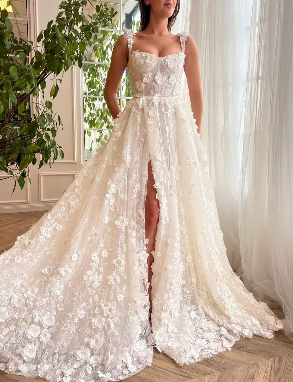 Women's Beach Spaghetti Strap Wedding Dresses for Bride 2025 Boho Long Lace Bridal Gowns for Wedding