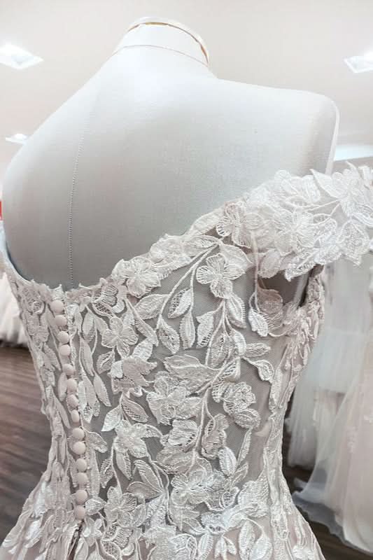 Gorgeous Off-the-shoulder A-line Wedding Dress With Lace Tulle Ruffles BM bride