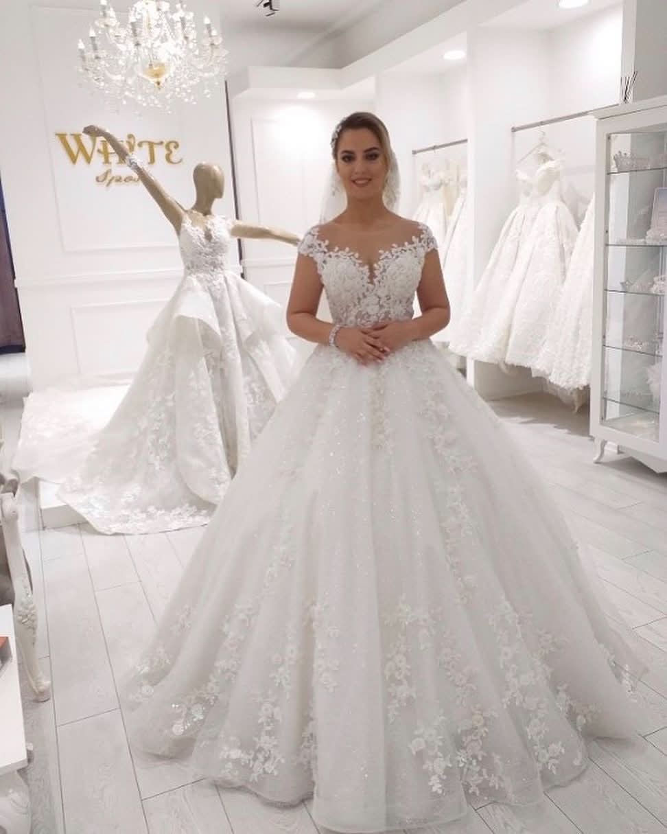 A-Line Sleeveless Wedding Dress Ruffles Tulle Floor-length With Appliques Lace BM bride