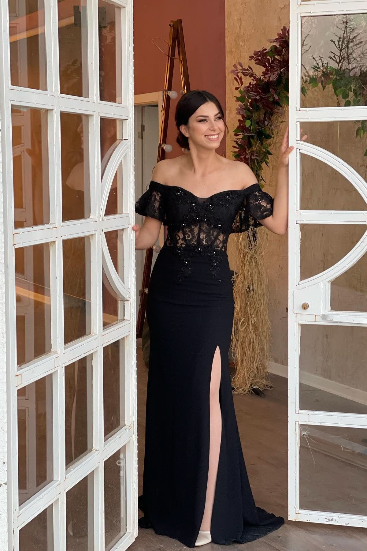 Off-the-Shoulder Strapless Appliqued Beaded Mermaid Prom Dress with Split BM bride