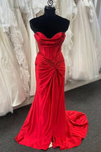 Stunning Red Strapless Twist-Front Mermaid Long Dress with Slit BM bride
