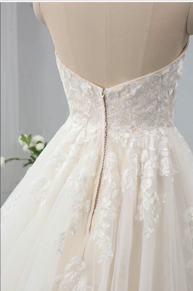 Sweetheart Backless A-Line Wedding Dress With Appliques Lace Tulle Floor-length BM bride