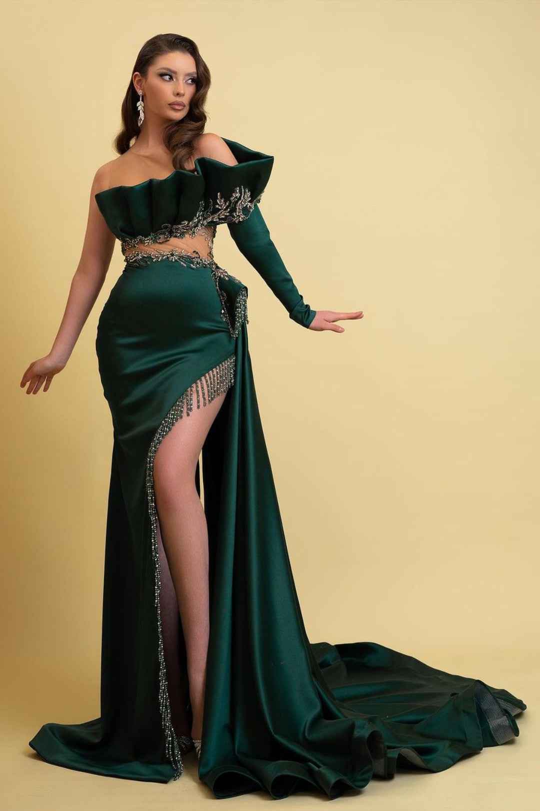 Dark Green Long Sleeves Prom Dress With Tassel High Slit Trail