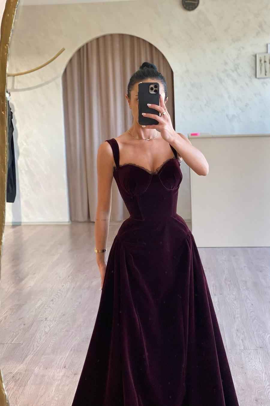 Spaghetti Strap Sleeveless Sweetheart Long Pleated Prom Dress