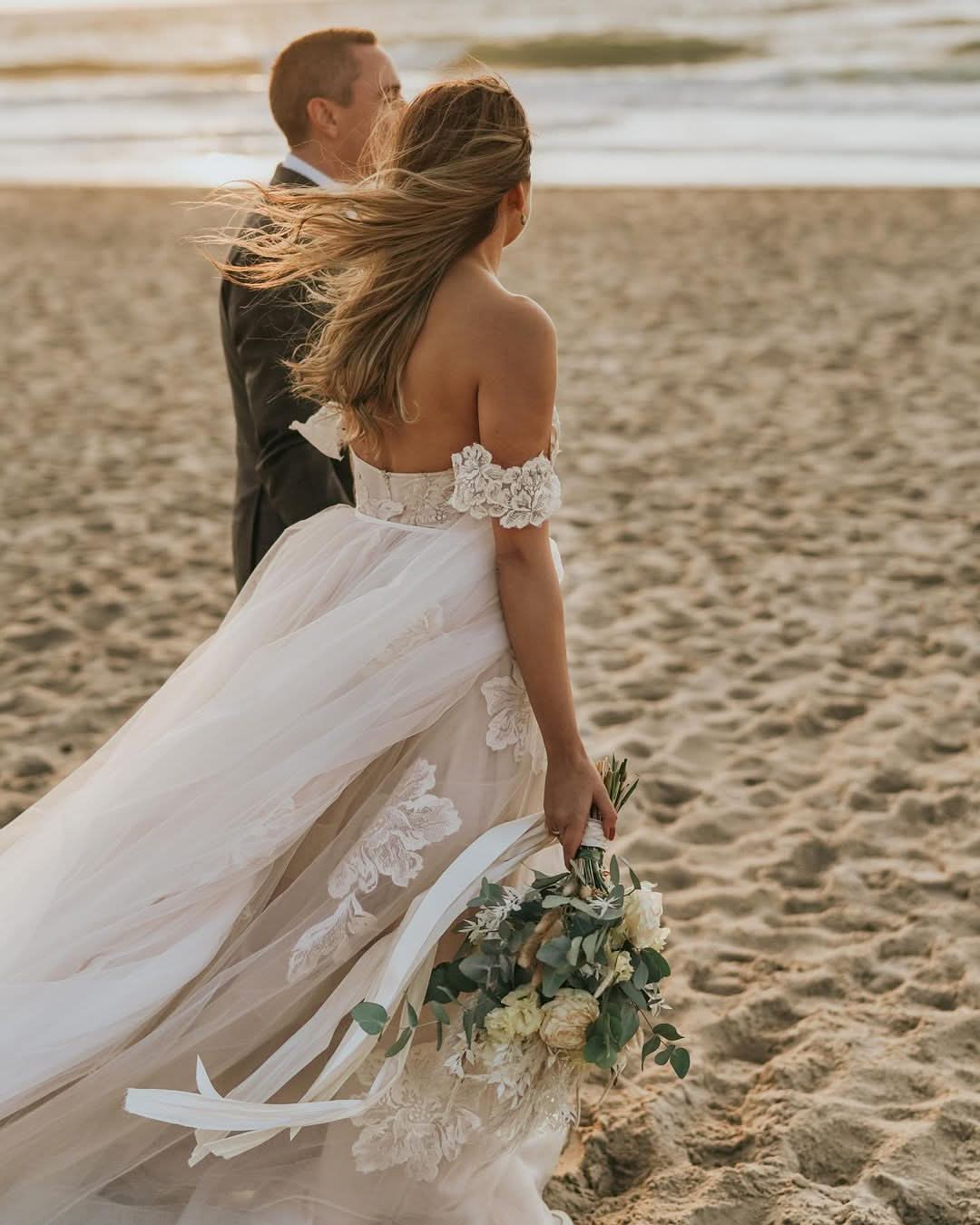 Vintage A-Line Off-the-Shoulder Backless Floor-Length Wedding Dress with Lace Tulle Appliques BM bride