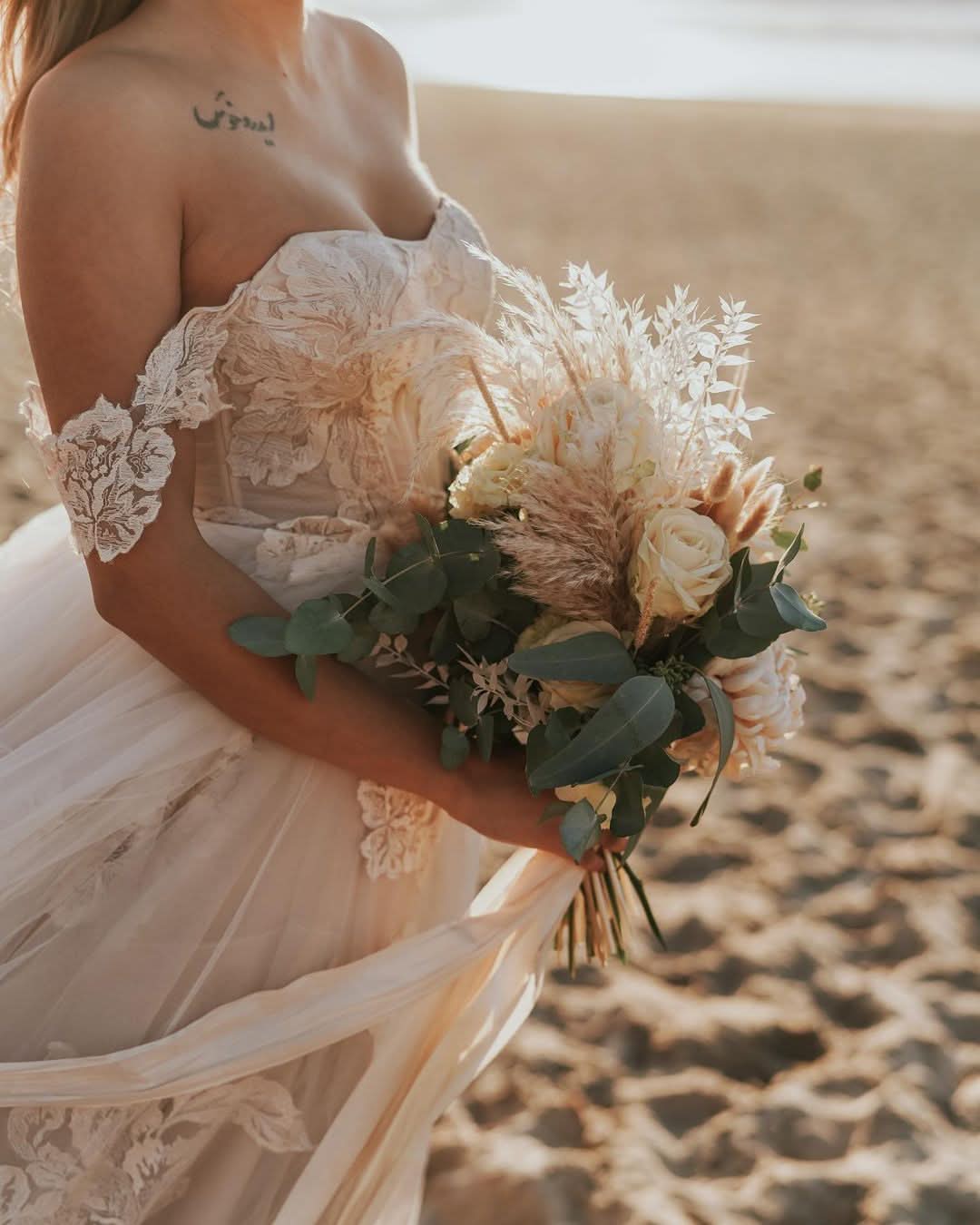 Vintage A-Line Off-the-Shoulder Backless Floor-Length Wedding Dress with Lace Tulle Appliques BM bride