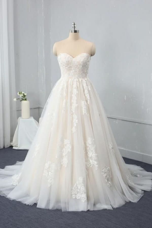Sweetheart Backless A-Line Wedding Dress With Appliques Lace Tulle Floor-length BM bride