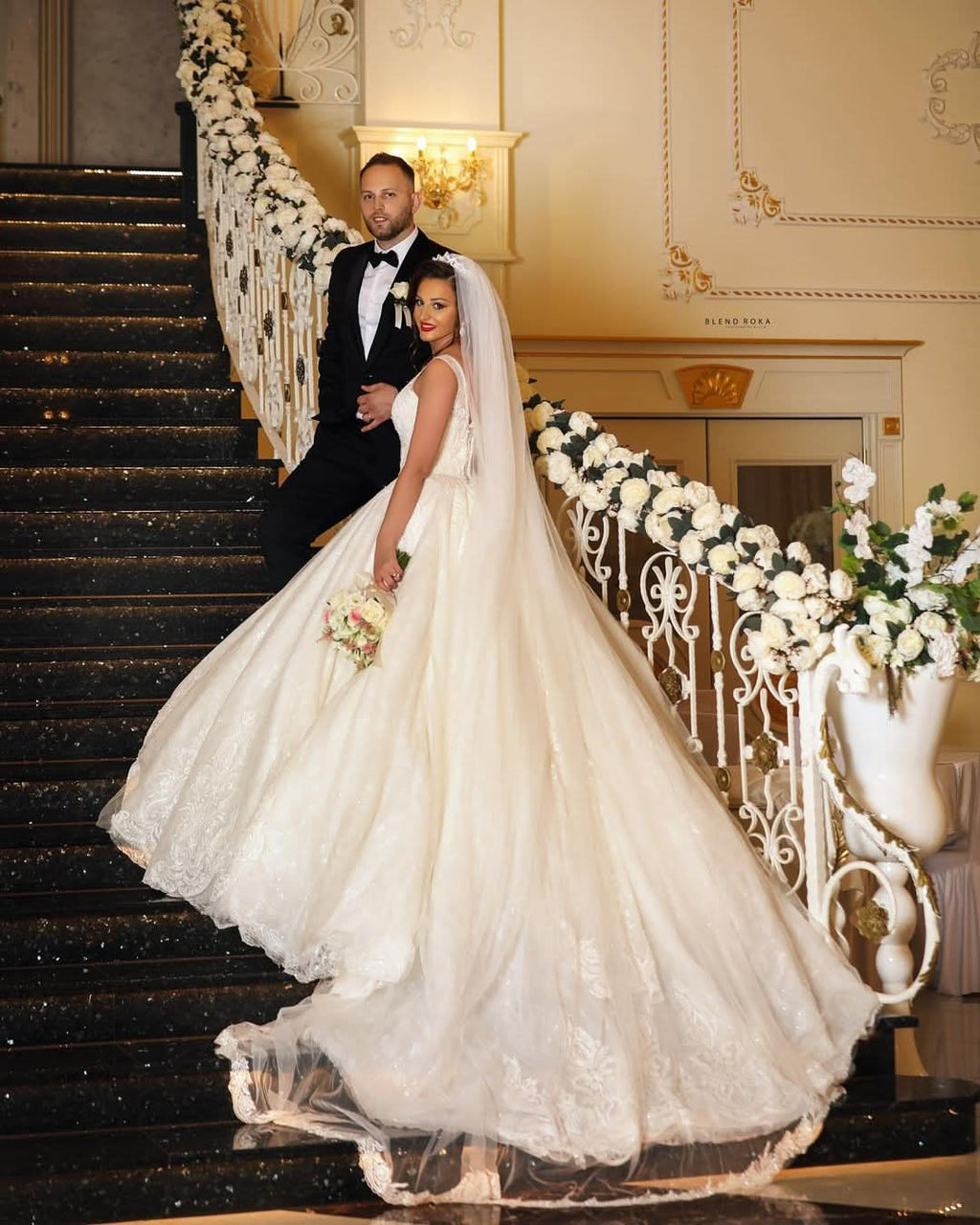 Ball Gown V-Neck Tulle Wedding Dress with Lace Appliques BM bride