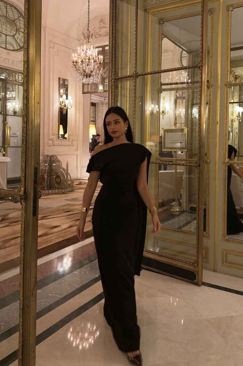 Black Off the Shoulder Sleeveless Mermaid Long Prom Dress With Ruffles