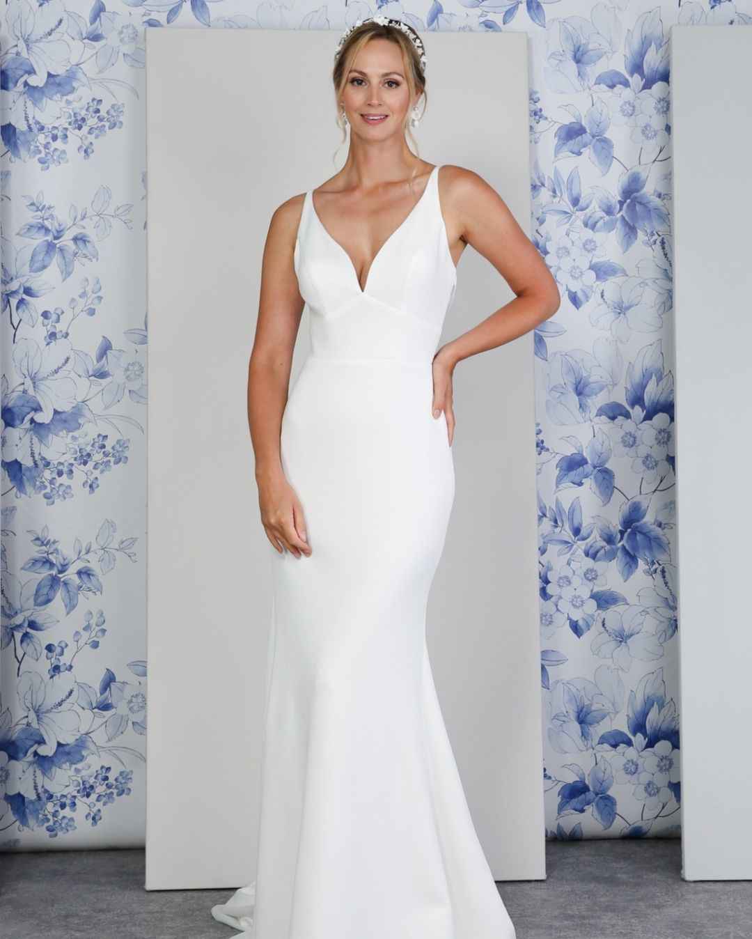 Lace Back Spaghetti Strap White Chiffon Sleeveless Mermaid Prom Dress