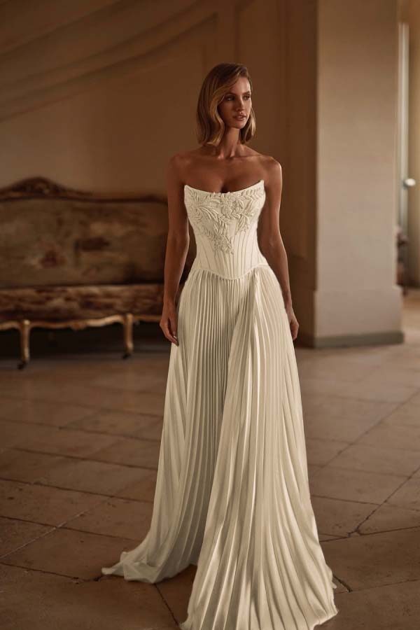 Strapless Sleeveless Long Prom Dress With Appliques Pleated