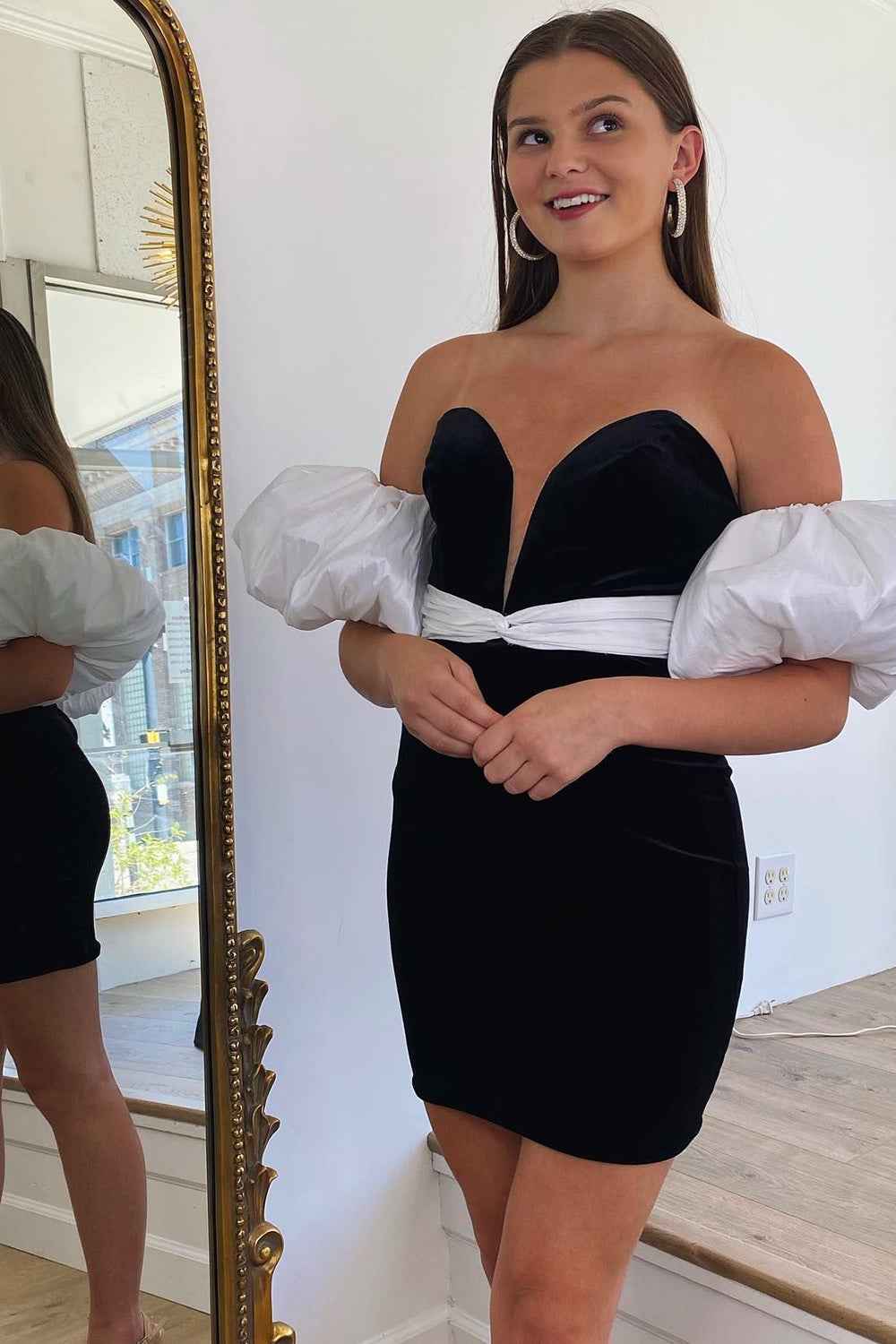 Black Detachable Sleeves Velvet Tight Short Homecoming Dress