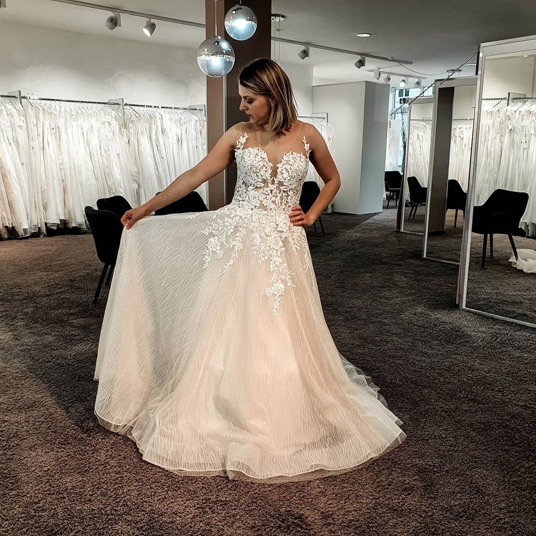 Long A-line Backless Wedding Dress With Tulle Lace Floor-length BM bride