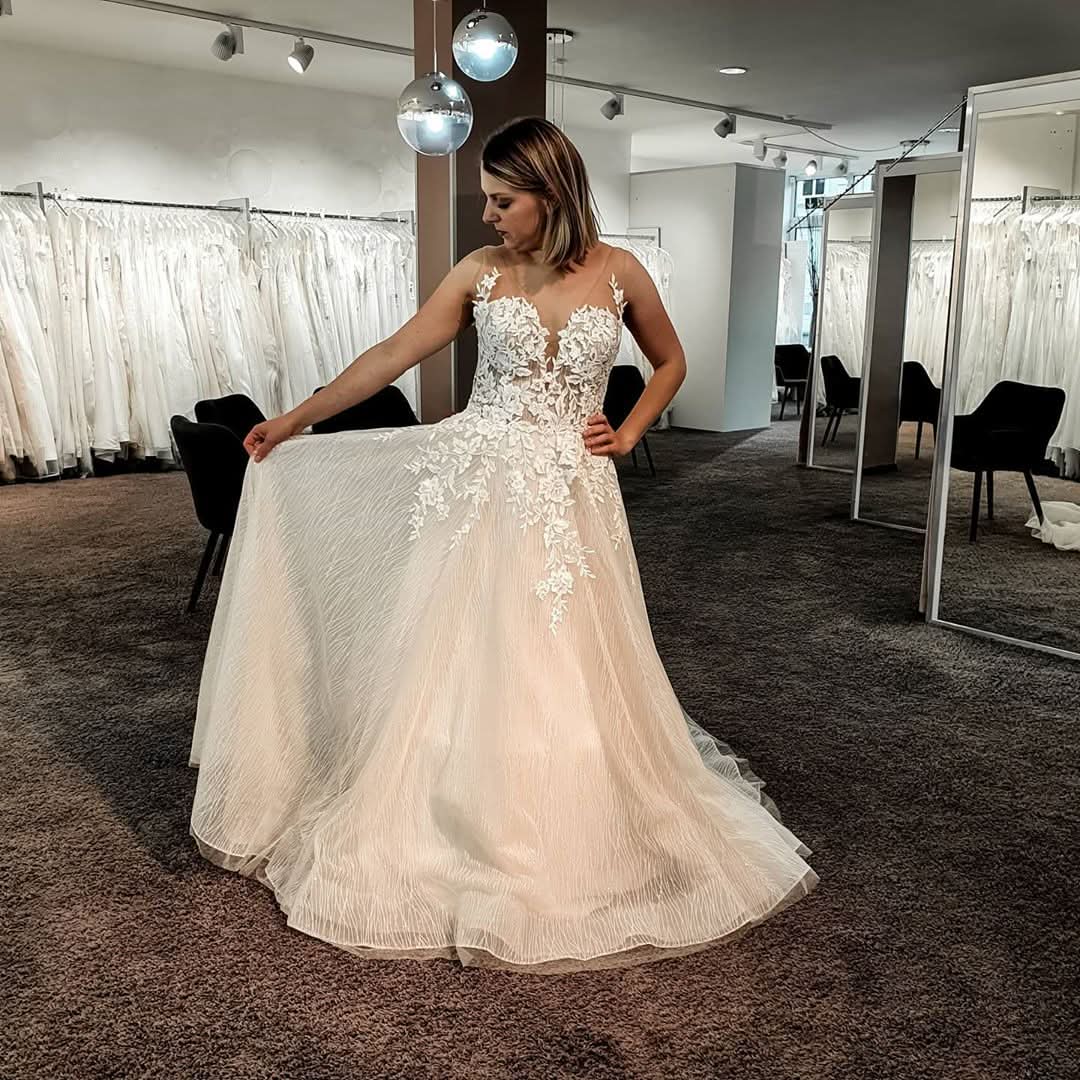 Long A-line Backless Wedding Dress With Tulle Lace Floor-length BM bride