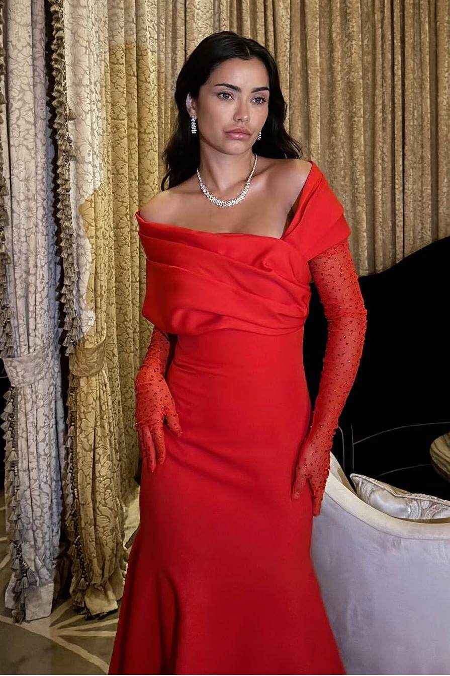 Strapless Off the Shoulder Long Mermaid Prom Dress With Gloves Pleated