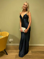 Emerald Green Open-Back Sparkly Fitted Prom Dress with Ruched Detail