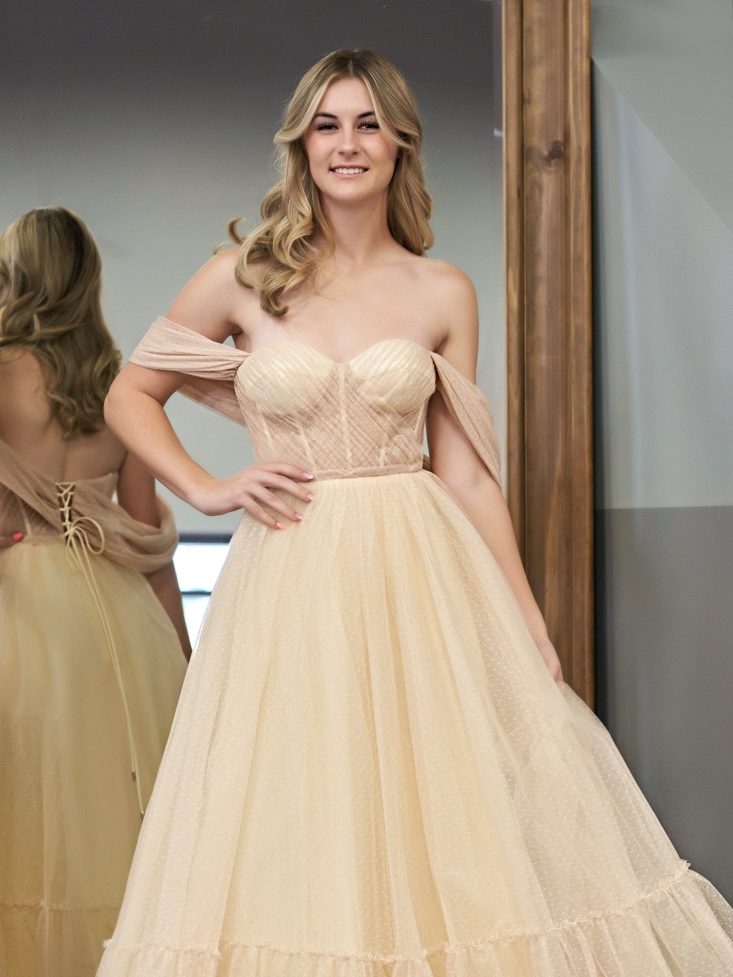 Exquisite A-Line Champagne Tulle Sweetheart Tea-Length Prom Dress BM bride
