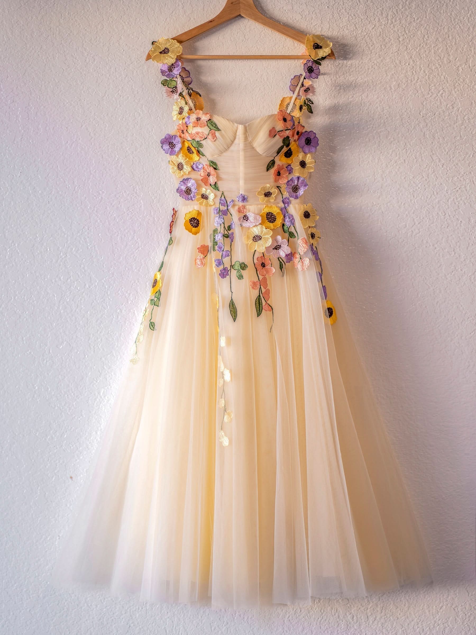 Enchanting 3D Flower Tulle Tea-Length Prom Dresses,Formal Dresses,Prom Gowns,Women Formal Gowns,Quincea?Era Dresses,Cocktail Dresses,Prom Dress Custom Size for a Playful Look BM bride