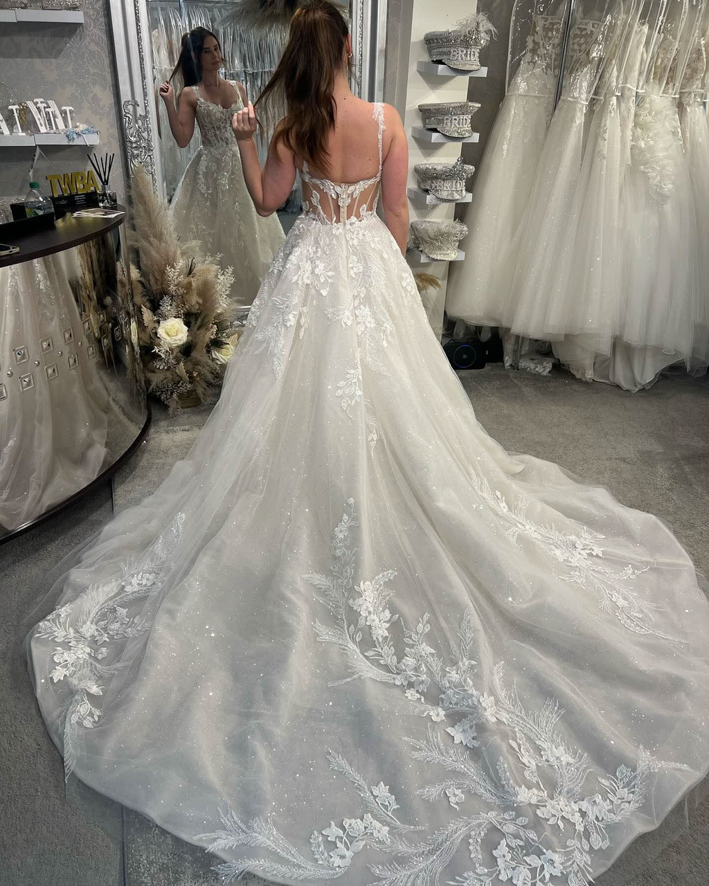 BMbride Designer White A-line Spaghetti Straps Sleeveless Tulle Wedding Dresses With Lace BMbride