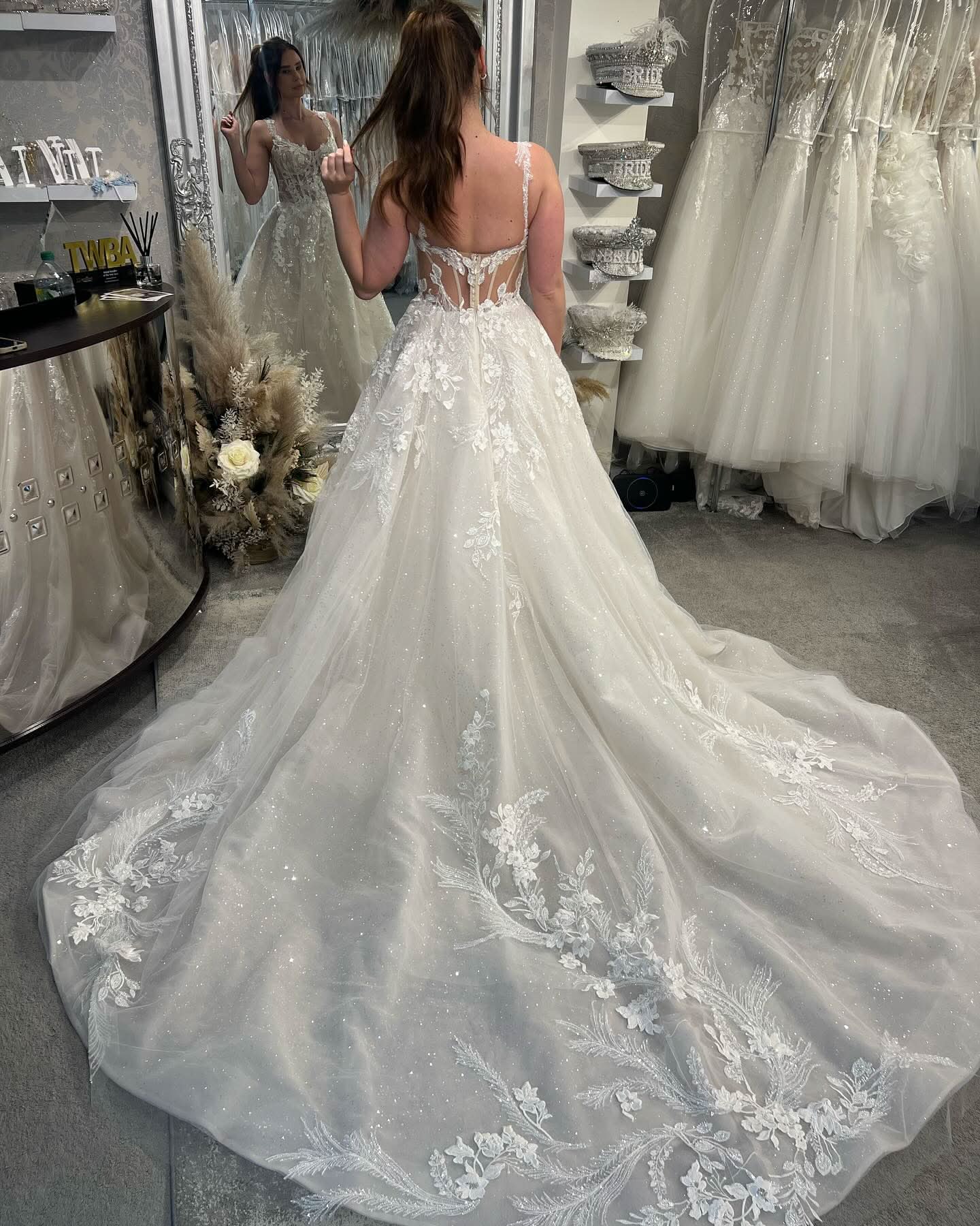 BMbride Designer White A-line Spaghetti Straps Sleeveless Tulle Wedding Dresses With Lace BMbride