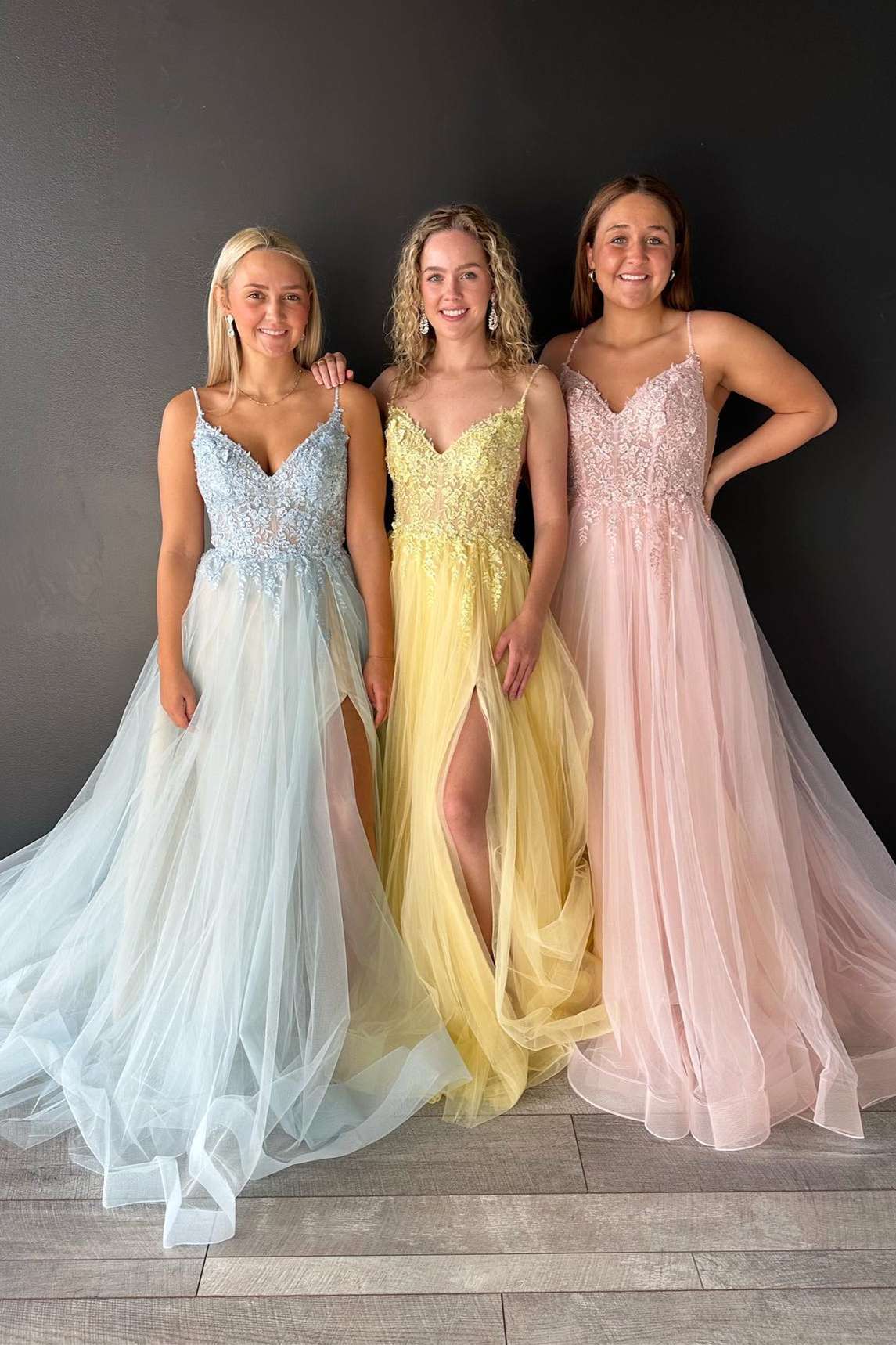Beautiful V-Neck Lace-Up Appliques Tulle A-Line Prom Dress with Elegant Flow BM bride