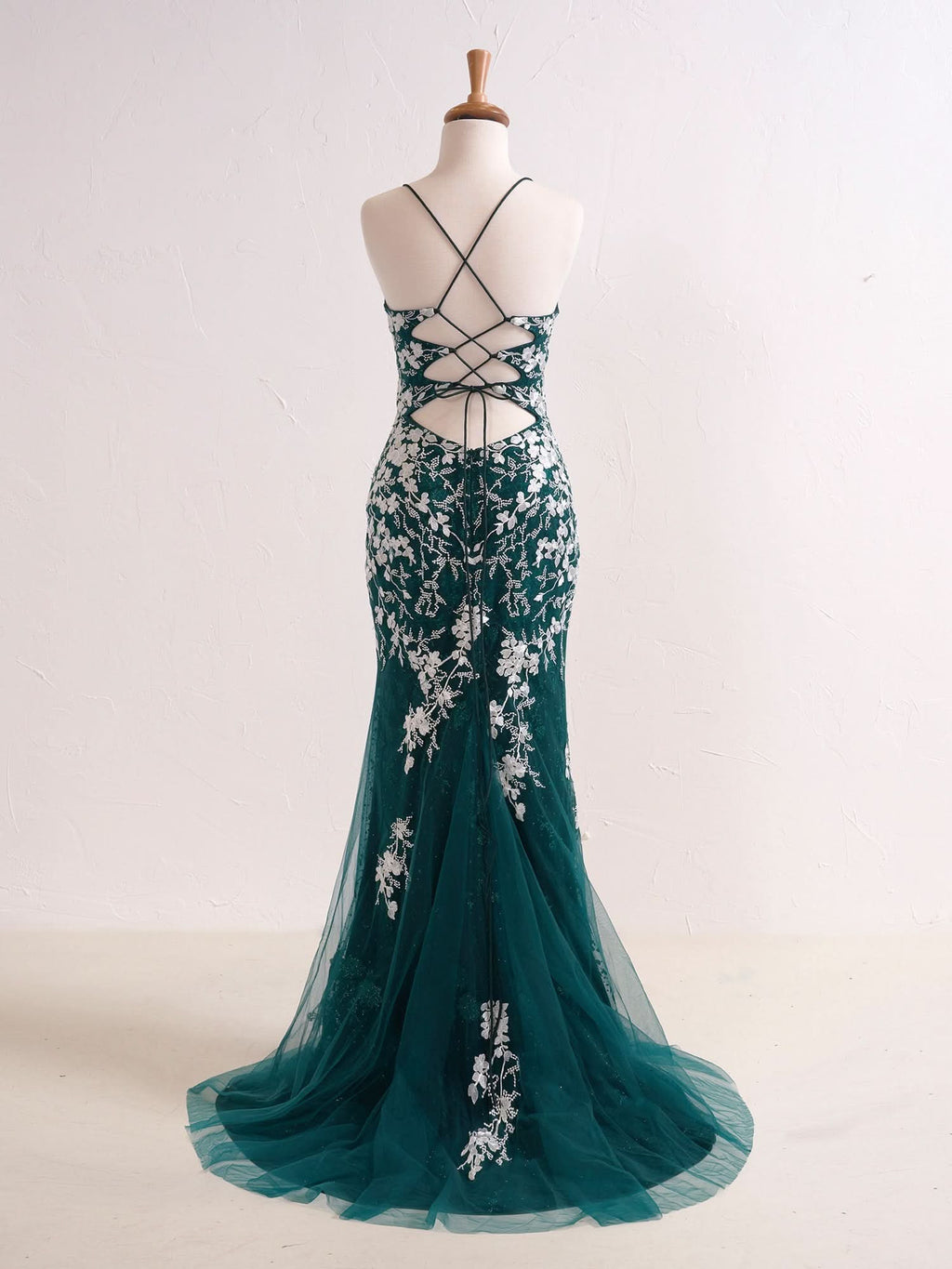 Chic Mermaid Spaghetti Straps Lace Prom Dress for an Elegant Evening Look BM bride