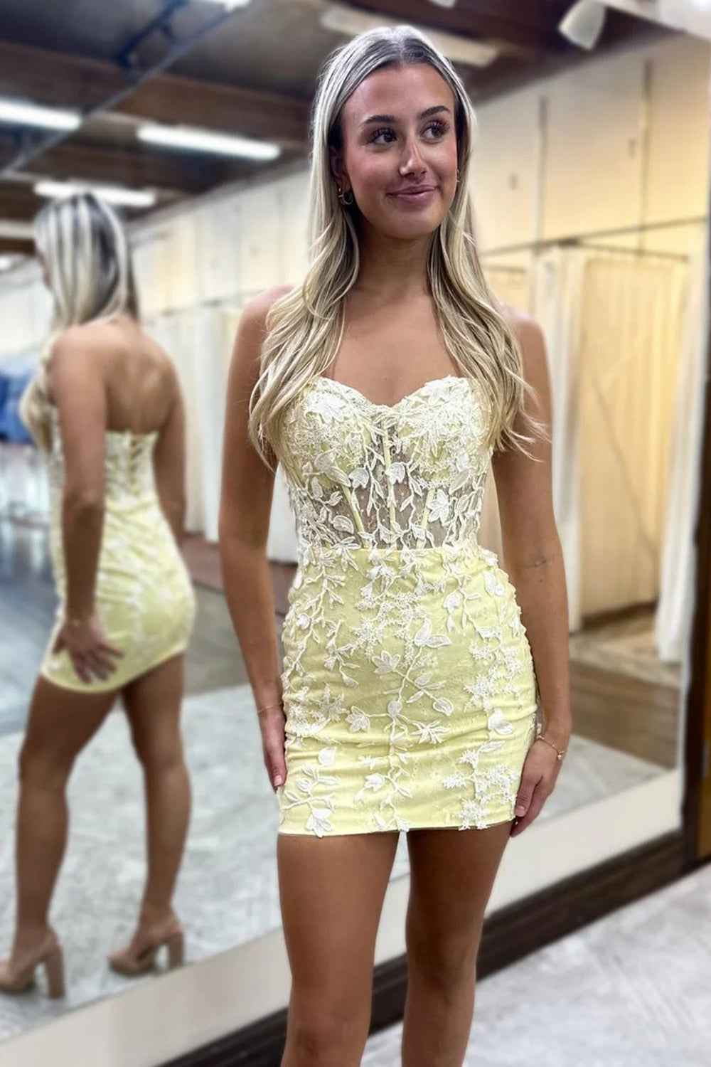 Light Blue Sweetheart Lace Tight Short Homecoming Dress