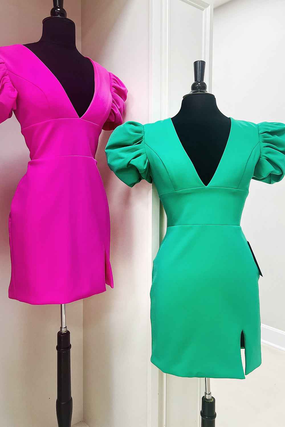 Simple Fuchsia V-Neck Short Sleeves Tight Short Homecoming Dress Bmbride