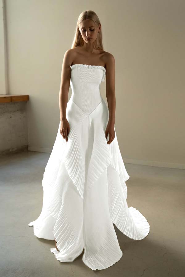 Chic Strapless Sleeveless Long Prom Dress With Ruffles Pleated