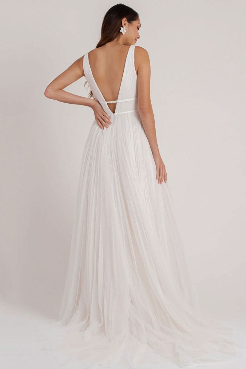 V-Neck Sleeveless Tulle Wedding Dress BM bride