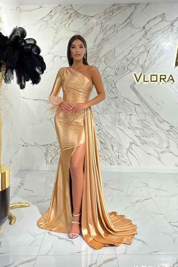Gorgeous Long Sleeves Mermaid Prom Dress With Split Feathers One Shoulder