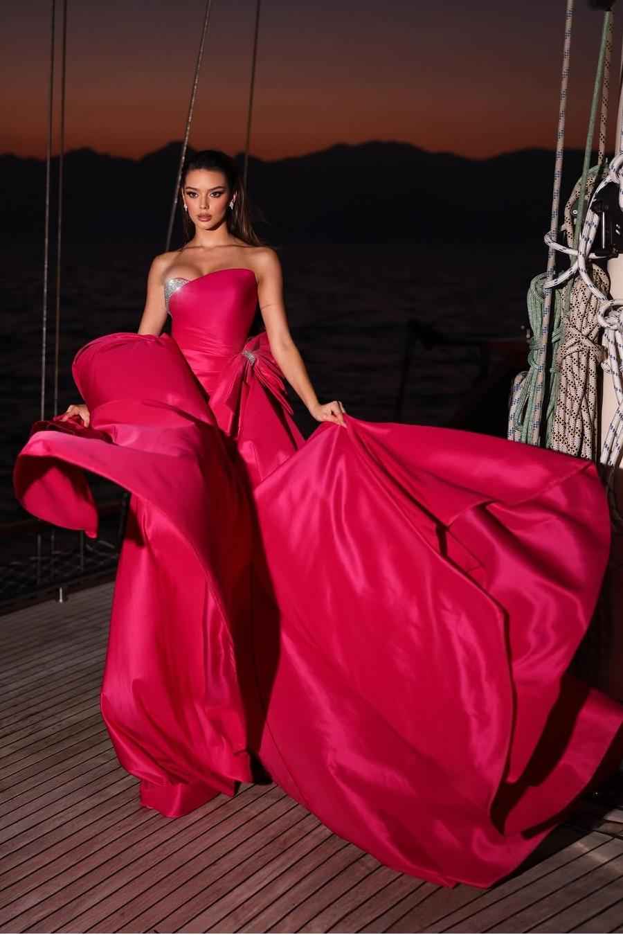 Fuchsia Sleeveless Strapless Long Prom Dress With Pleated Beading