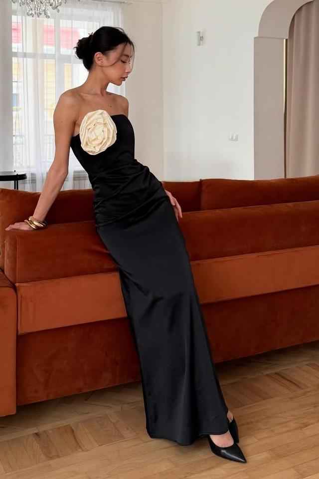 Black Sleeveless Strapless Long Mermaid Prom Dress With Pleated
