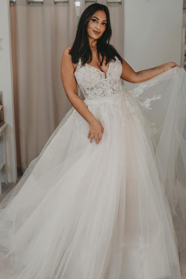 Elegant Long A-Line V-Neck Wedding Dress with Open Back and Tulle BM bride