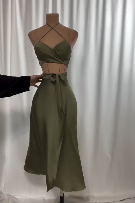 Charming Halter Sleeveless Ruffles Pleated Prom Dress With Bowknot