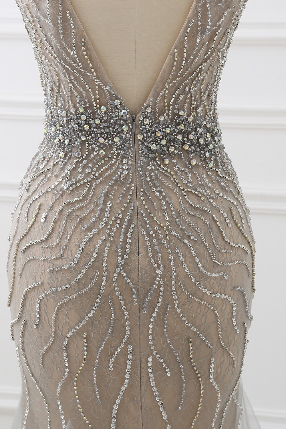 Amazing Tulle Sleeveless V Neck Prom Dress Mermaid With Beading