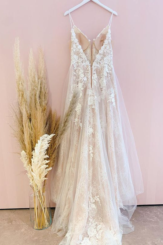 Stunning A-Line Tulle Wedding Dress with Spaghetti Straps and Lace Appliques BM bride